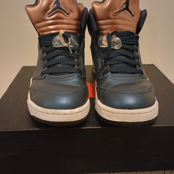 Jordan 5 Bronze (Obsidian) Size 11 - Picture 2 of 6